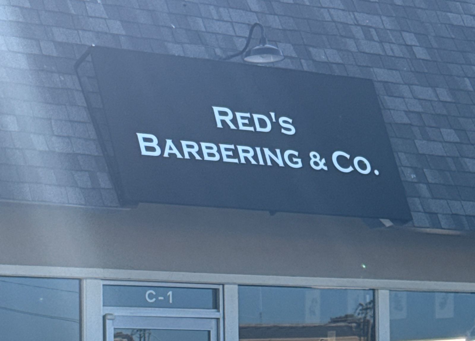 Red’s barbering & Co.